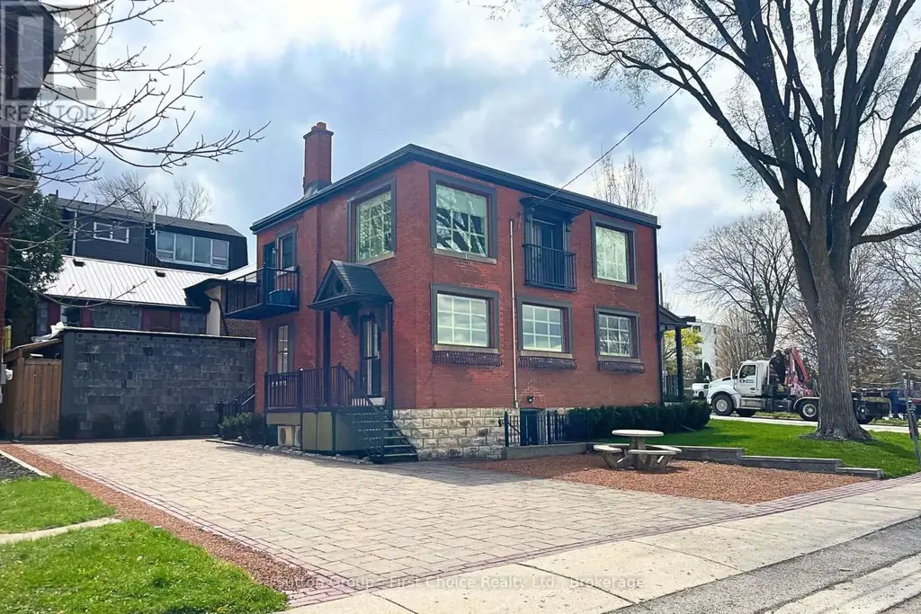 19 Waterloo Street S, Stratford